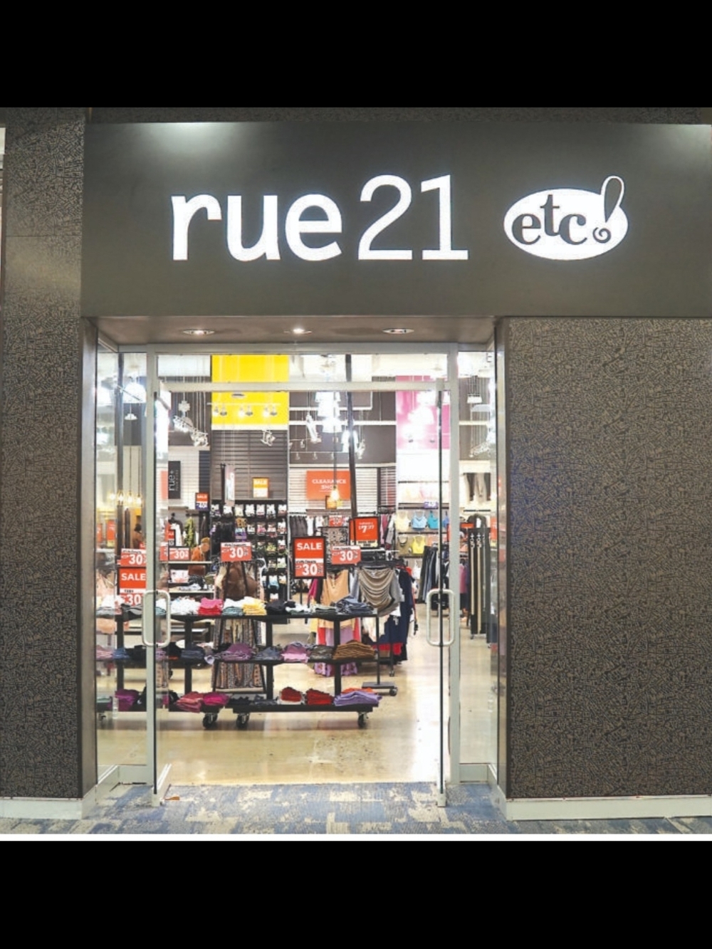 Rue21 White Logo Storefront Sign For Live Show